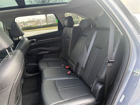 Certified 2024 Kia Sorento S w/ Panoramic Sunroof Package image 7