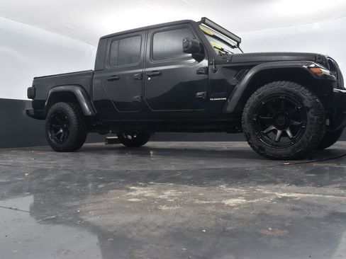 Used 2021 Jeep Gladiator Overland image 46