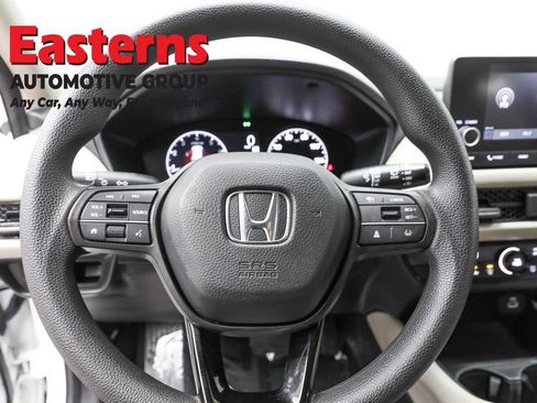 Used 2023 Honda HR-V LX image 10