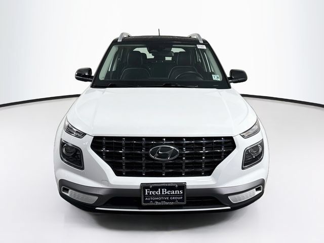Certified 2024 Hyundai Venue Limited FWD image 3