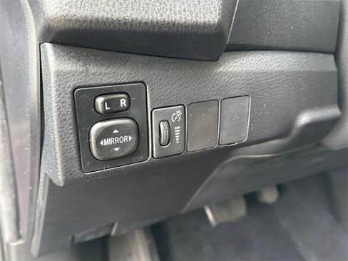 Used 2014 Toyota Corolla S image 19