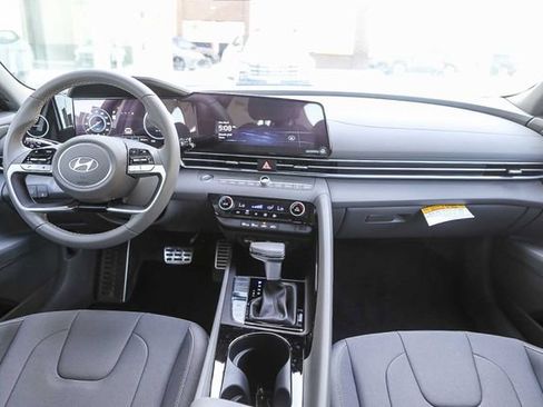 New 2025 Hyundai Elantra SEL FWD image 13