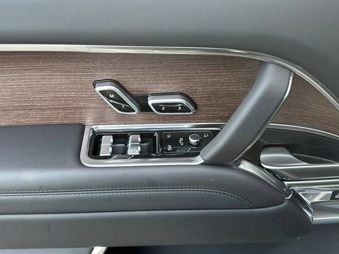 New 2025 Land Rover Range Rover SE AWD/4WD image 19