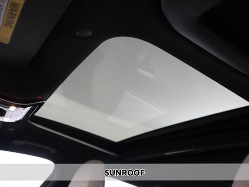 Used 2023 Mercedes-Benz C 300 4MATIC Sedan image 3