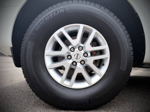 Used 2014 Nissan Frontier SV RWD image 13