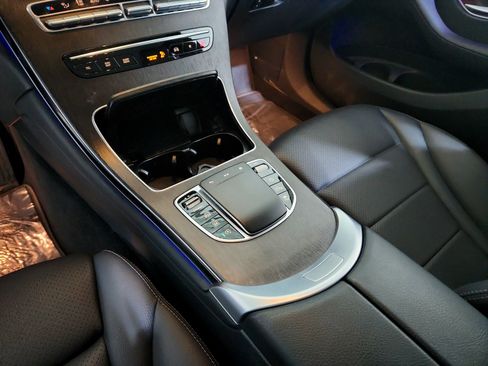 Certified 2022 Mercedes-Benz GLC 300 image 22
