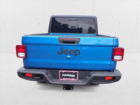 New 2025 Jeep Gladiator Sport image 3