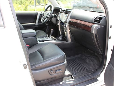 Used 2022 Toyota 4Runner Limited AWD/4WD image 6