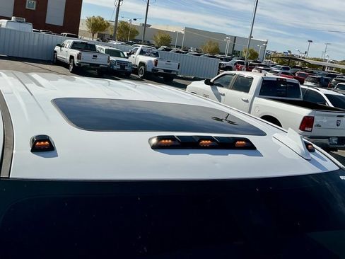 Used 2022 GMC Sierra 2500 AT4 w/ AT4 Premium Plus Package image 11