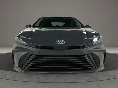 Used 2025 Toyota Camry LE FWD image 7