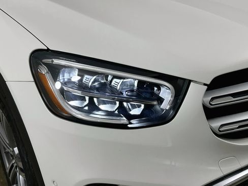 Used 2022 Mercedes-Benz GLC 300 4MATIC image 9