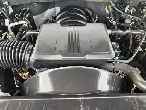 Used 2024 Chevrolet Silverado 2500 LT AWD/4WD image 32