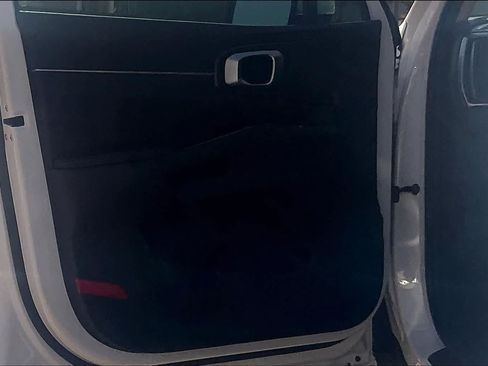 Certified 2025 Kia Sorento LX FWD image 25