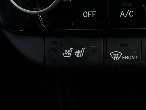 Used 2025 Hyundai Elantra Limited image 31