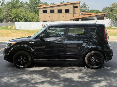 Used 2016 Kia Soul FWD image 7