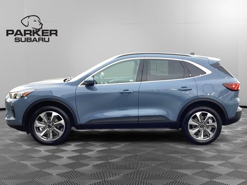 Used 2024 Ford Escape Platinum image 2