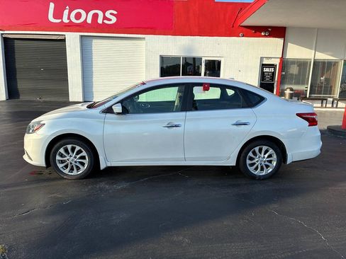 Used 2018 Nissan Sentra SV FWD image 2