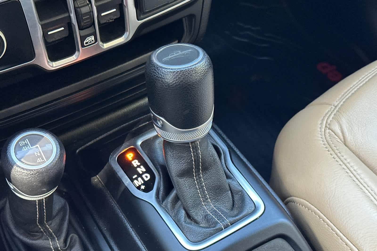 Used 2020 Jeep Gladiator Overland AWD/4WD image 23