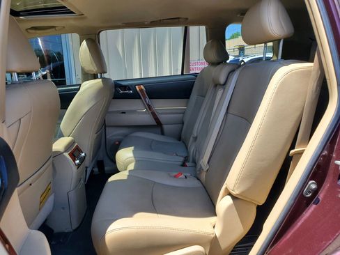 Used 2011 Toyota Highlander Limited w/ Tow Pkg FWD image 57