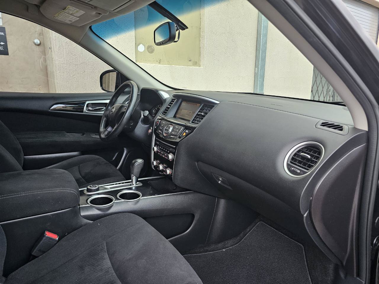 Used 2015 Nissan Pathfinder SV FWD image 23