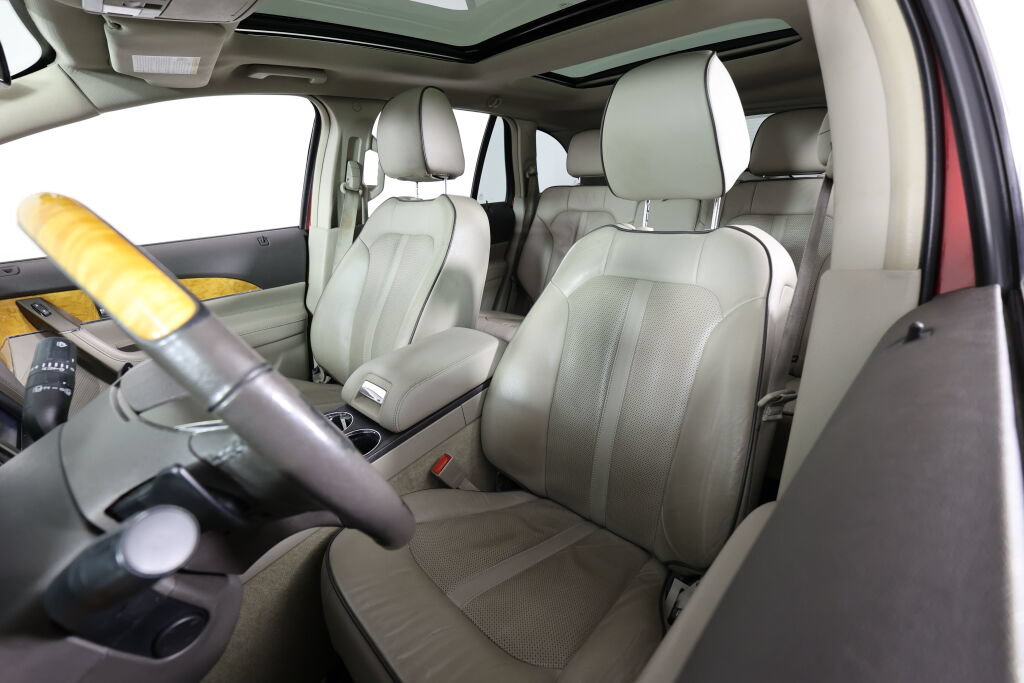Used 2014 Lincoln MKX AWD w/ Equipment Group 102A image 11