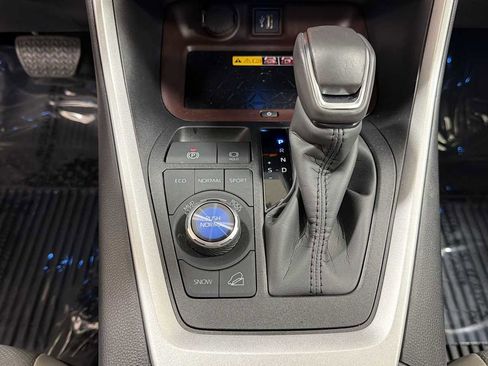 Certified 2025 Toyota RAV4 Limited image 22