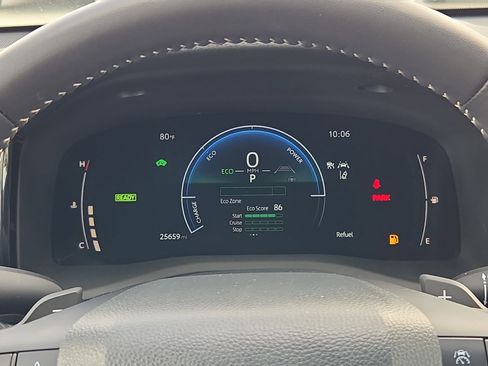 Used 2025 Toyota Camry SE w/ Convenience Package image 21