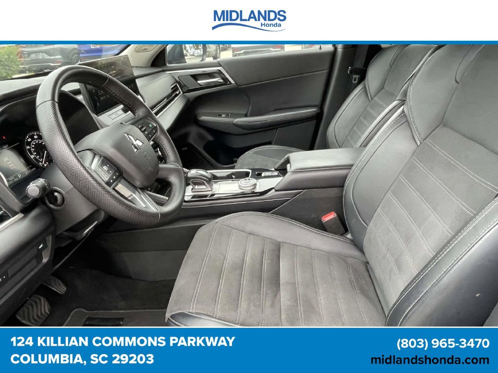 Used 2025 Mitsubishi Outlander SE FWD image 14