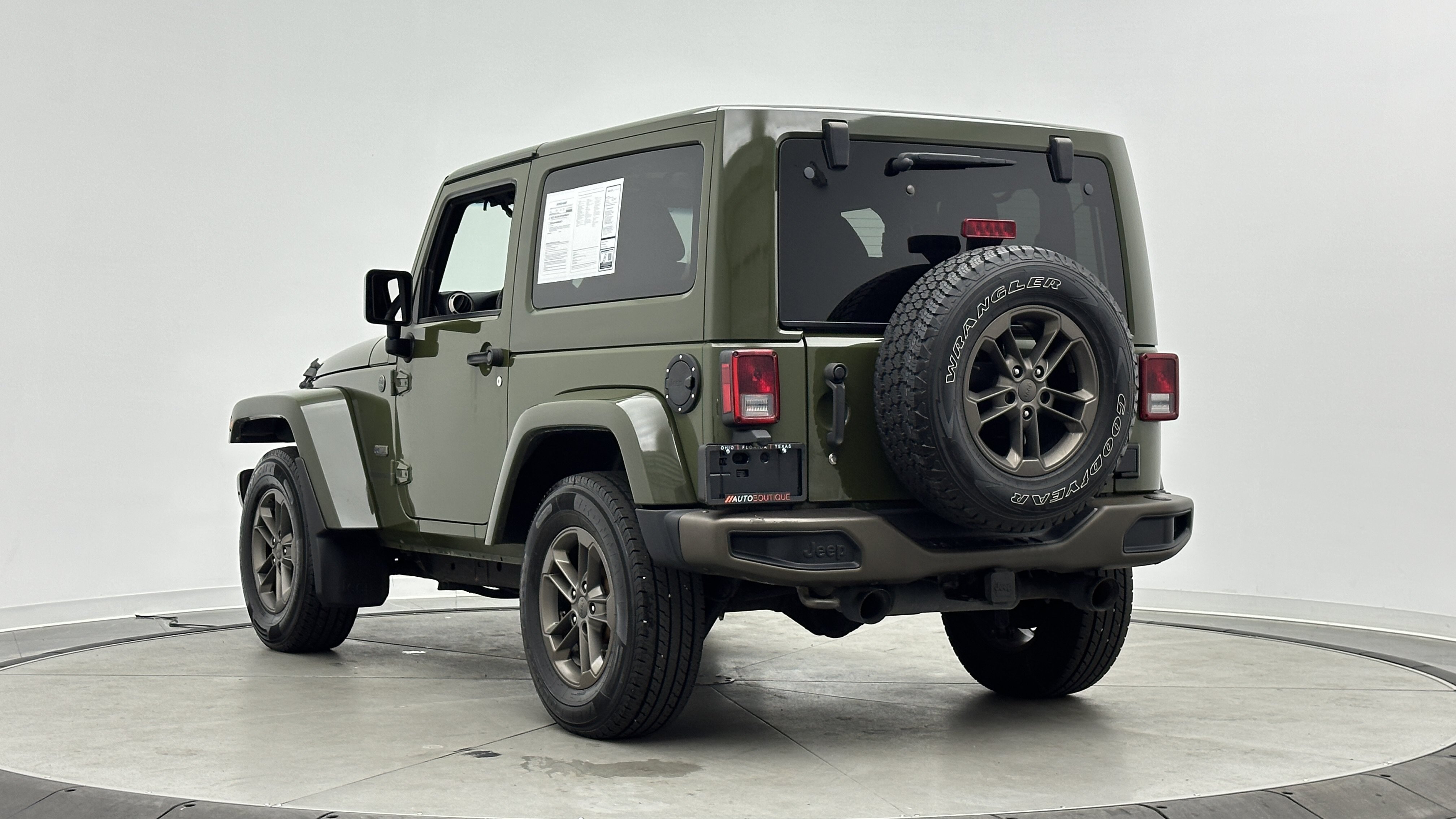 Used 2016 Jeep Wrangler Sahara AWD/4WD image 5