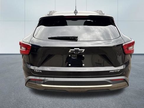 Used 2025 Chevrolet Trax ACTIV image 3
