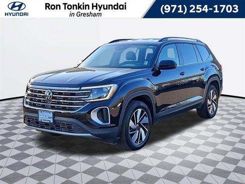 Used 2025 Volkswagen Atlas SE image 1