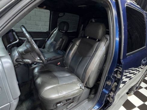 Used 2002 Chevrolet Avalanche 1500 4dr 4WD Crew Cab SB w/ Off-Road Suspension Pkg image 15