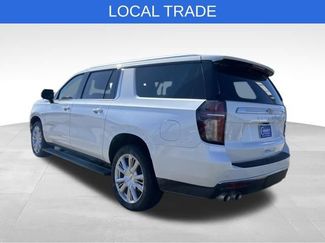 Used 2023 Chevrolet Suburban High Country w/ Premium Package 2 video 4