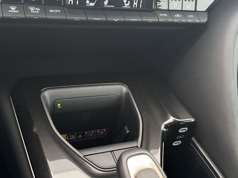 Used 2025 Toyota Crown Signia image 15