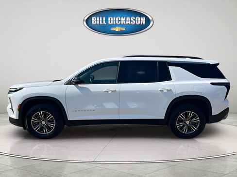 Used 2026 Chevrolet Traverse LT FWD image 4