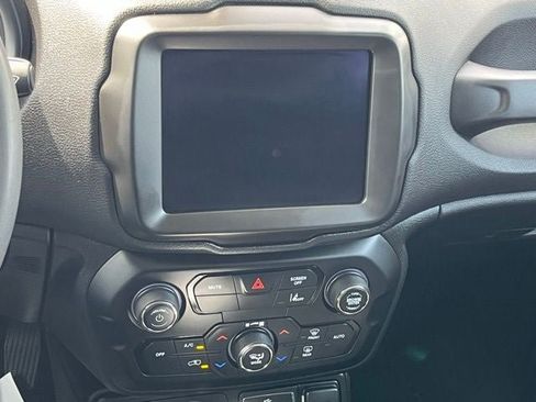 Used 2023 Jeep Renegade Trailhawk AWD/4WD image 20