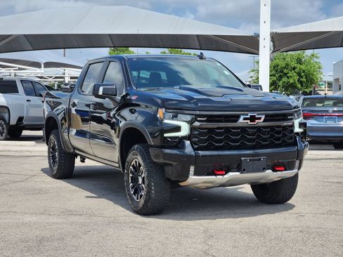 Used 2023 Chevrolet Silverado 1500 ZR2 w/ Technology Package image 3