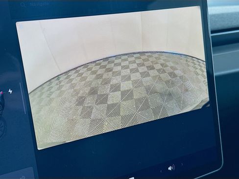 Used 2024 Tesla Model 3 image 21