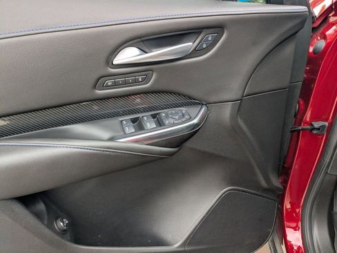 Used 2025 Cadillac XT4 Sport AWD/4WD image 7