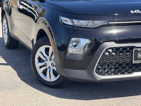 Used 2022 Kia Soul LX FWD image 4