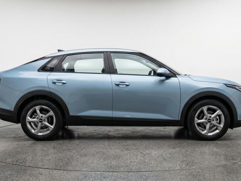 Used 2025 Kia K4 LXS FWD image 11