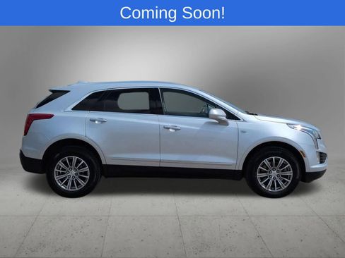 Used 2018 Cadillac XT5 Luxury w/ Driver Awareness Package FWD image 7