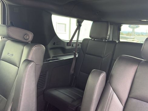 Used 2023 Cadillac Escalade ESV Luxury image 15
