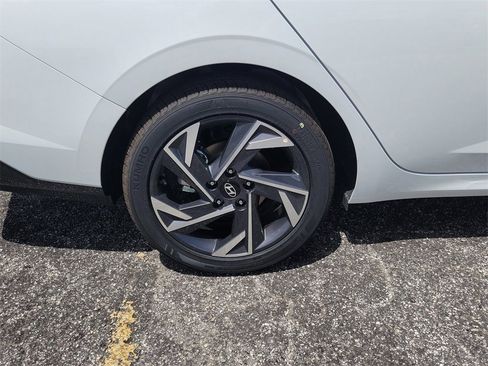 Certified 2025 Hyundai Elantra Sport image 4
