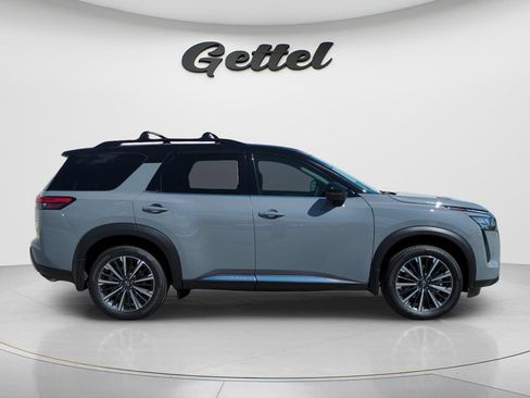 New 2026 Nissan Pathfinder Platinum w/ Accent Package FWD image 4