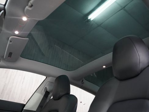 Used 2019 Tesla Model 3 Mid Range image 22