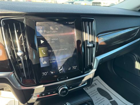 Used 2017 Volvo S90 T6 Momentum image 16