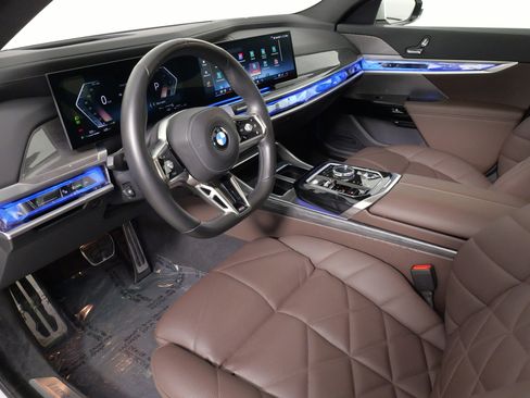 Used 2024 BMW 740i xDrive w/ Premium Package image 29