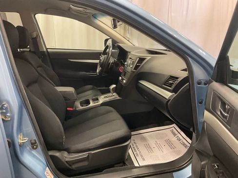Used 2011 Subaru Outback 2.5i Premium AWD/4WD image 25