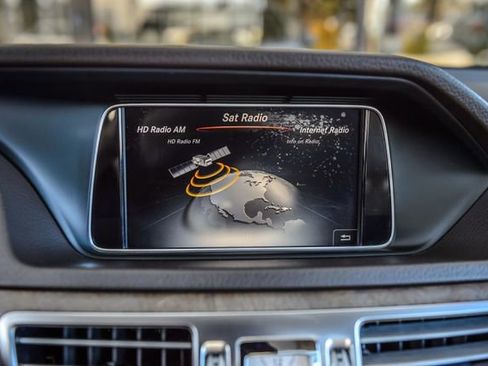 Used 2016 Mercedes-Benz E 350 Sedan w/ Premium Package image 22